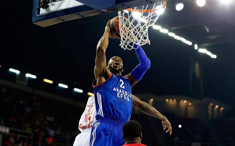 alex-tyus-anadolu-efes-istanbul-eb15