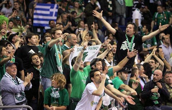 panathinaikos-fans-panathinaikos-final-four-berlin-2009