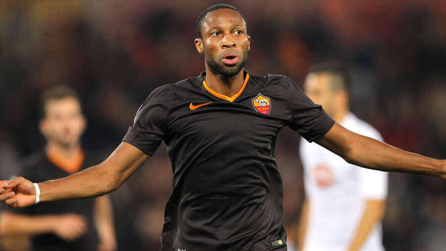 ROME, ITALY - NOVEMBER 09: Keita of AS Roma celebrates after scoring the second team's goal during the Serie A match between AS Roma and Torino FC at Stadio Olimpico on November 9, 2014 in Rome, Italy. (Photo by Paolo Bruno/Getty Images)