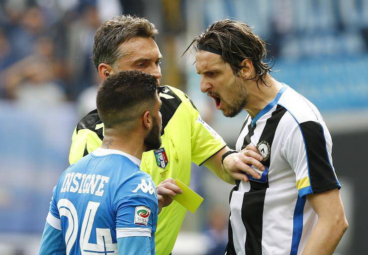 kuzmanovic-contro-insigne-durante-udinese-napoli