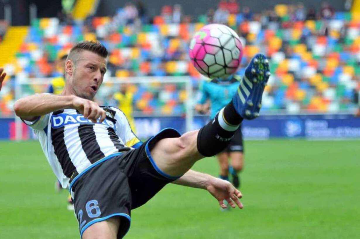 Foto LaPresse - Valter Parisotto 17/04/16 Udine (Italia) Sport Calcio Udinese - Chievo Verona Campionato di Calcio Serie A Tim 2015 2016 - Stadio Dacia Arena Nella foto: Pasquale Giovanni Photo LaPresse/ Ph. Valter Parisotto 17 April 2016 Udine (Italy) Sport Soccer Udinese - Chievo Verona - Championship League A Tim 2015 2016 Dacia Arena Stadium In the Photo: Pasquale Giovanni