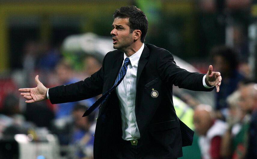 Italian head coach of Inter, Andrea Stramaccioni, reacts during the Italian Serie A soccer match FC Internazionale Milano vs AS Roma at Giuseppe Meazza stadium in Milan, Italy, 02 september 2012. ANSA/MATTEO BAZZI