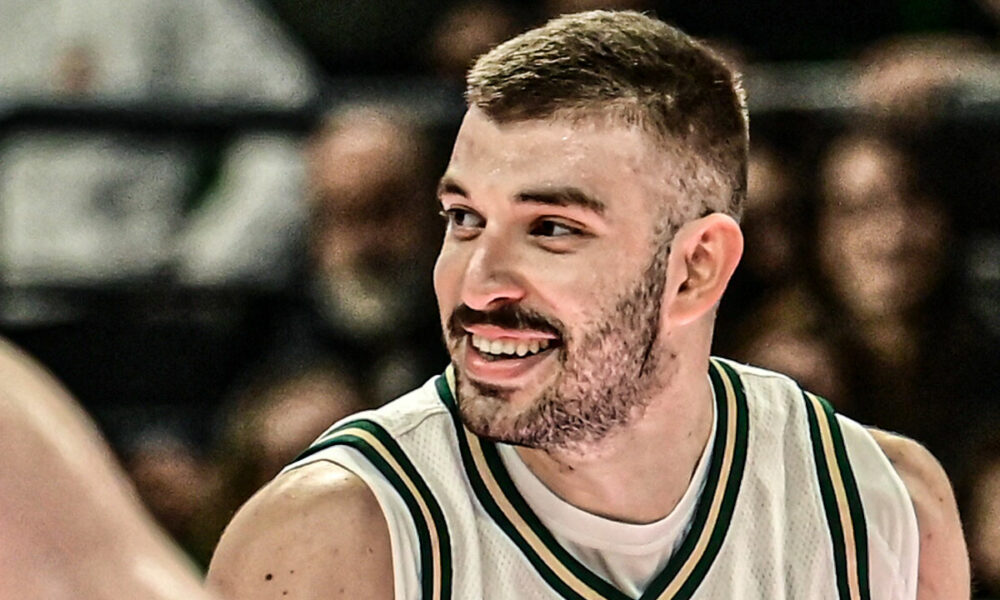 Παναθηναϊκός – Πανιώνιος: Ο Ρογκαβόπουλος σπάει το ρεκόρ της GBL και ο πάγκος τα κάνει… ΩΠΑ! (vid)